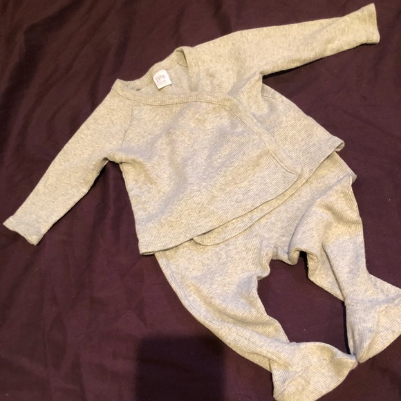 Gray two piece set - Picture 2 of 2